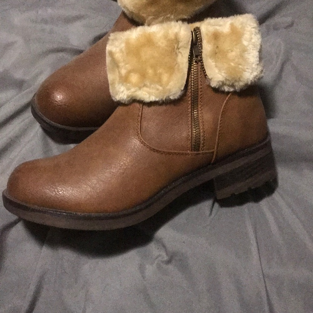 Winter Boot - Picture 2 of 2